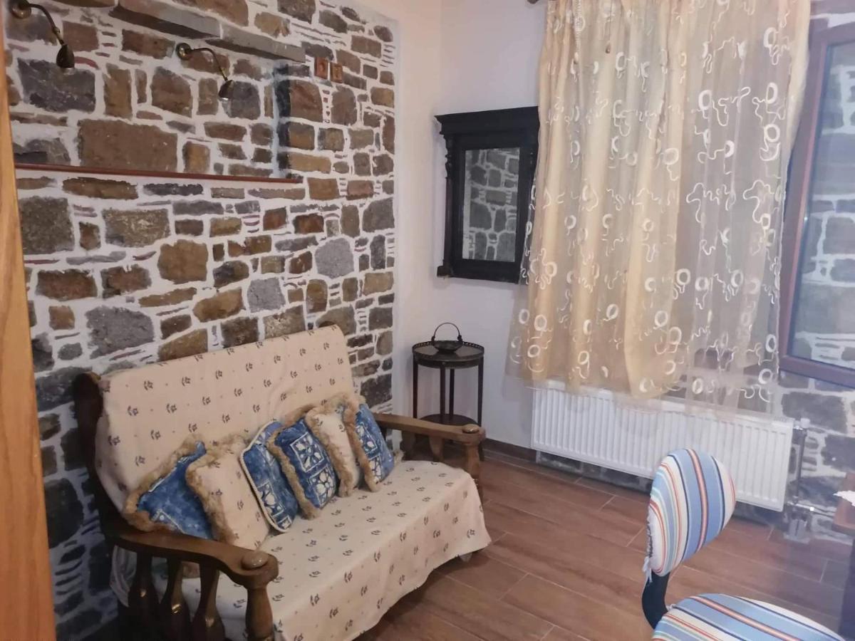 Traditional House In Androni Myrina Extérieur photo